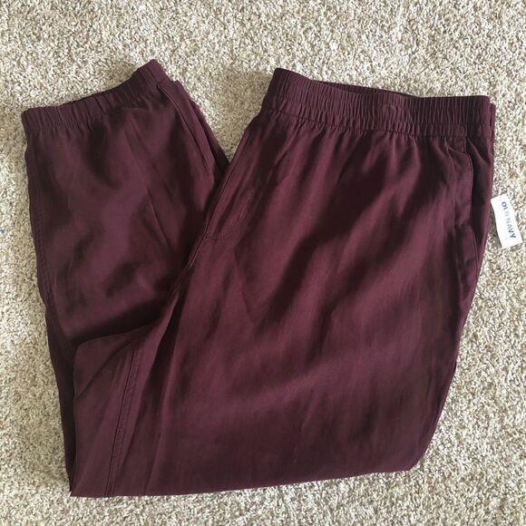 Old Navy Women’s Plus Size High Rise Twill Jogger Pants - Picture 7 of 9